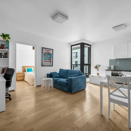 West - Location, Parking, Near Park By Rentujemy Apartment