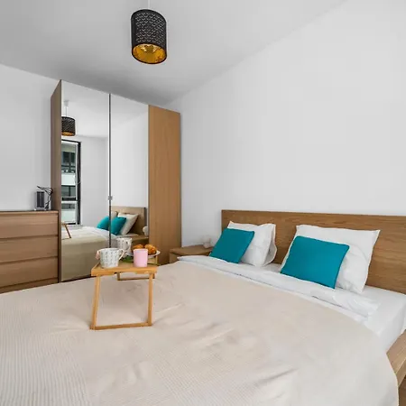 West - Location, Parking, Near Park By Rentujemy Apartmán *