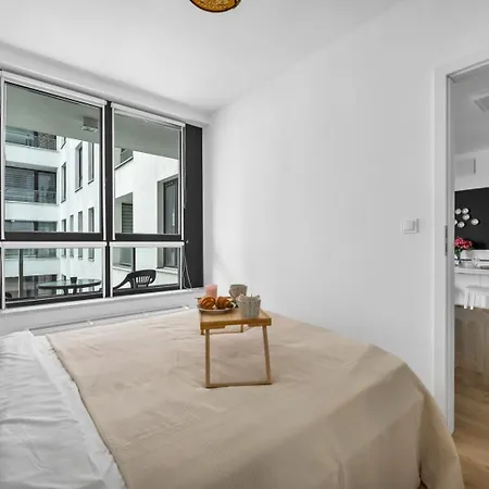 West - Location, Parking, Near Park By Rentujemy Varšava