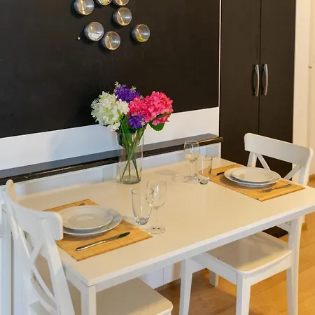 West - Location, Parking, Near Park By Rentujemy Varšava