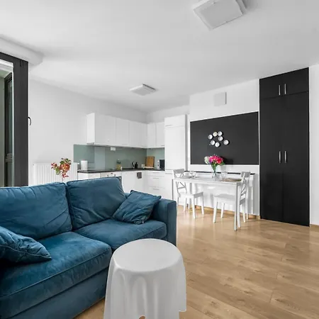 West - Location, Parking, Near Park By Rentujemy Apartmán