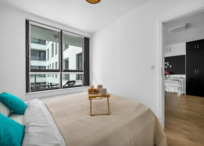 West - Location, Parking, Near Park By Rentujemy وارسو