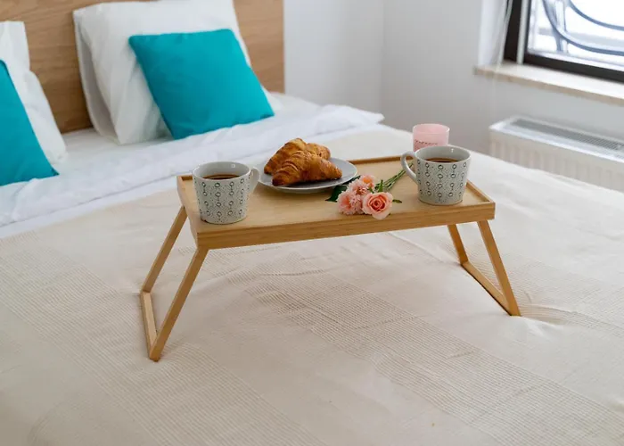 West - Location, Parking, Near Park By Rentujemy شقة