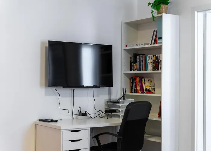 شقة West - Location, Parking, Near Park By Rentujemy *